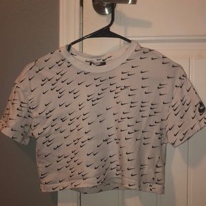 White cropped Nike shirt